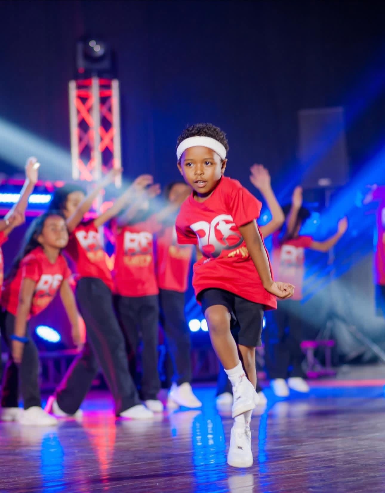 Danseurs travaillant les fondations Hip-Hop